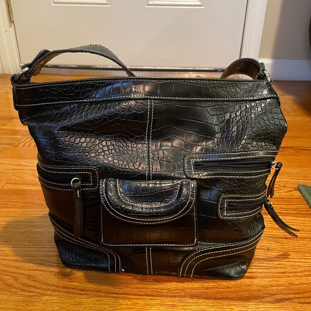 Sag Harbor Black Leather Shoulder Bag